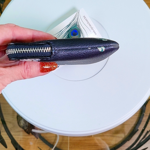 NWOT Coach Snowman Wristlet with snowman and C hang tag - Picture 5 of 9